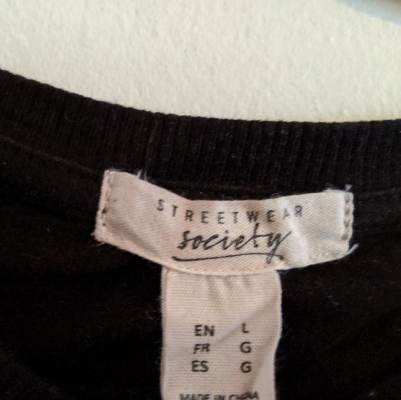 Cropped women's graphic tee - Picture 2 of 3